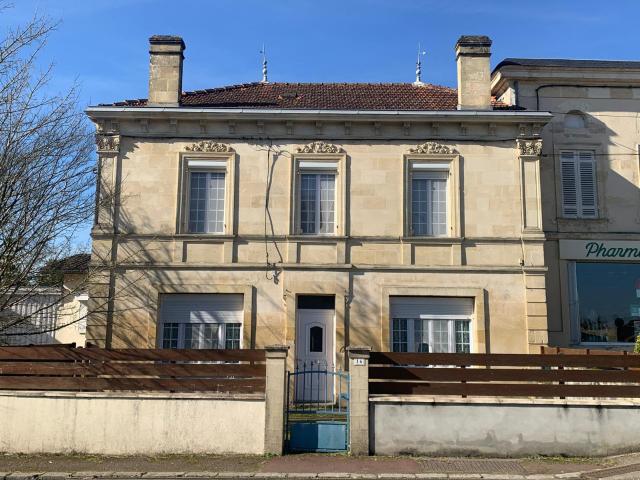 Maison 8 pièces 214 m²