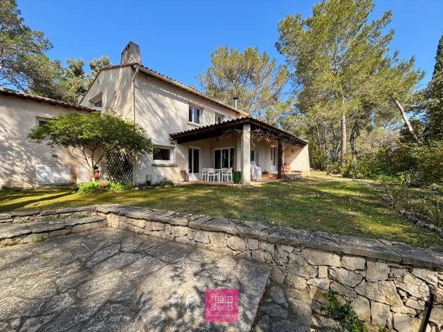 Maison 8 pièces 214 m²