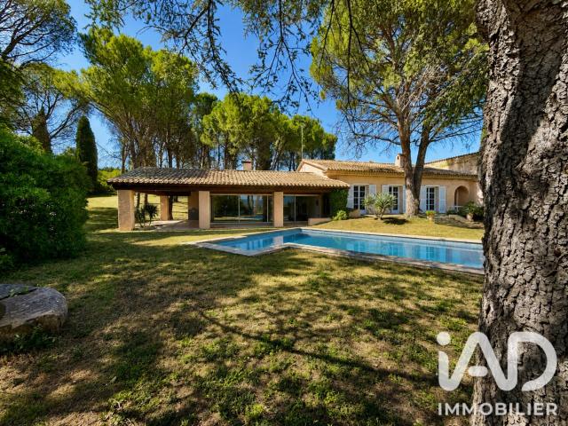 Maison 8 pièces 214 m²