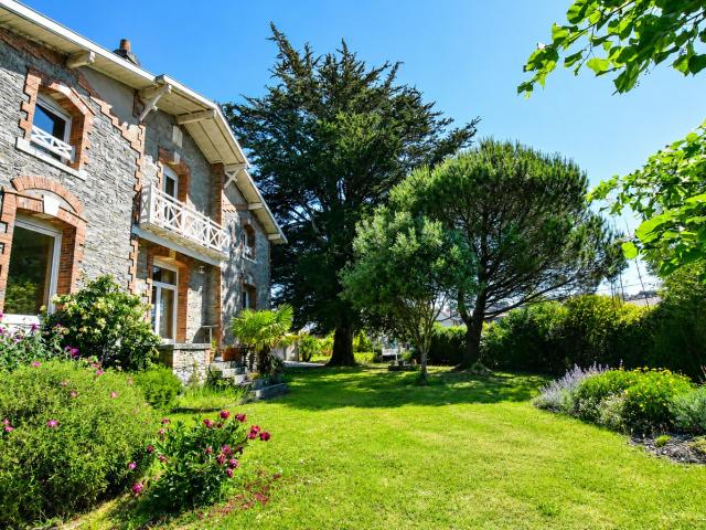 Maison 8 pièces 214 m²