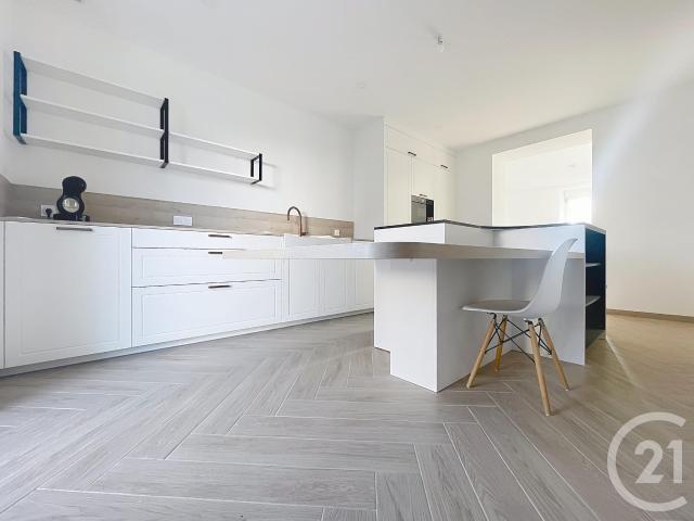 Maison 8 pièces 214 m²