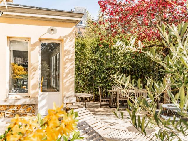 Maison 8 pièces 251 m²