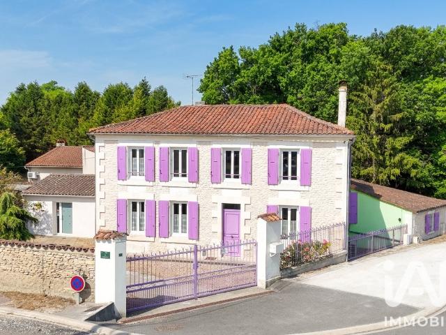 Maison 8 pièces 214 m²