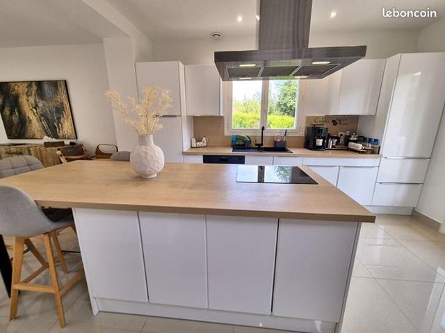 Maison 8 pièces 214 m²