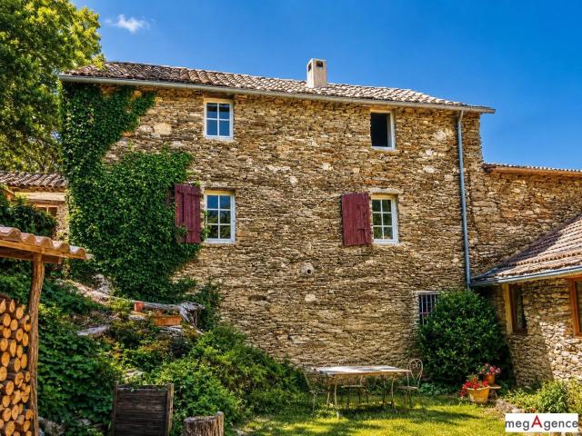 Maison 8 pièces 215 m²
