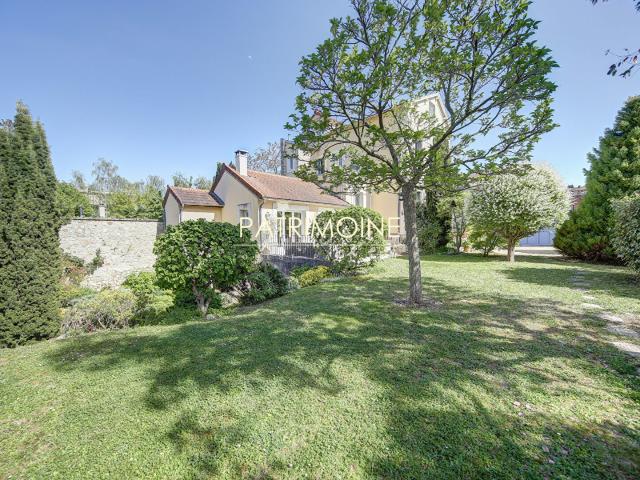 Maison 8 pièces 215 m²