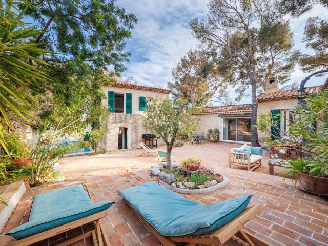Maison 8 pièces 215 m²
