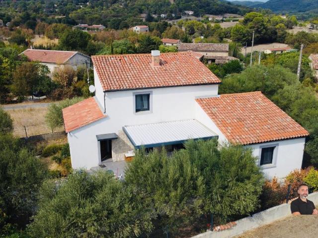 Maison 8 pièces 215 m²
