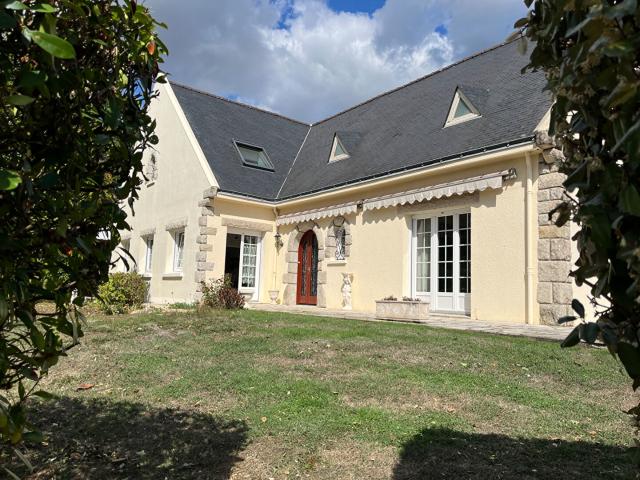 Maison 8 pièces 215 m²