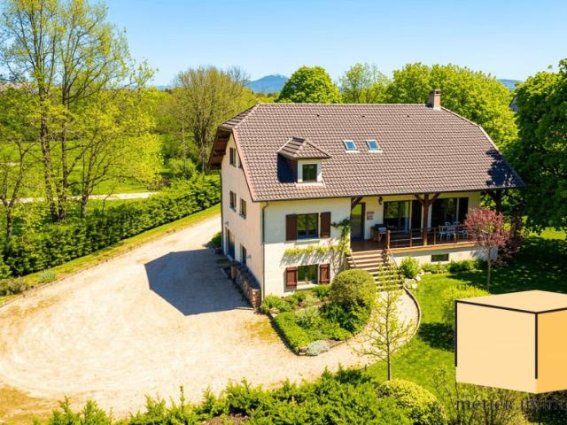 Maison 8 pièces 215 m²