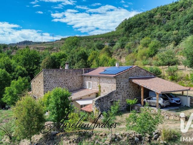 Maison 8 pièces 215 m²