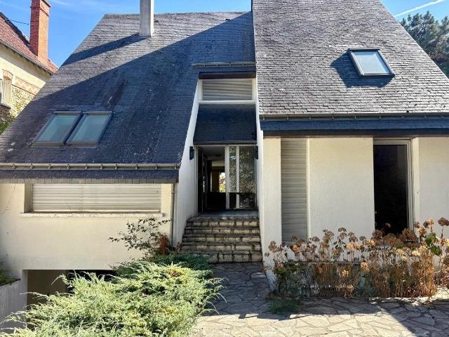 Maison 8 pièces 215 m²
