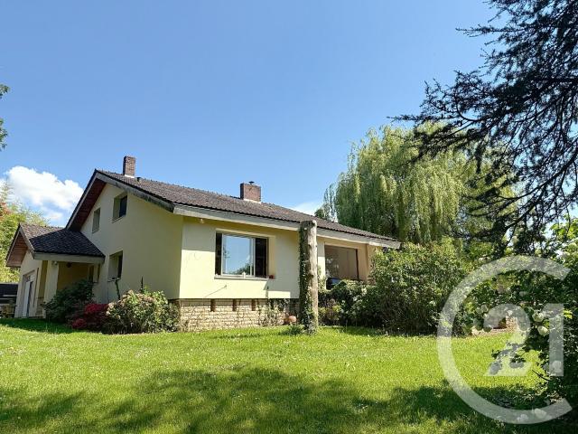 Maison 8 pièces 215 m²