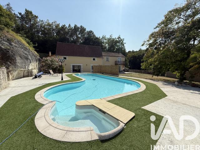 Maison 8 pièces 215 m²
