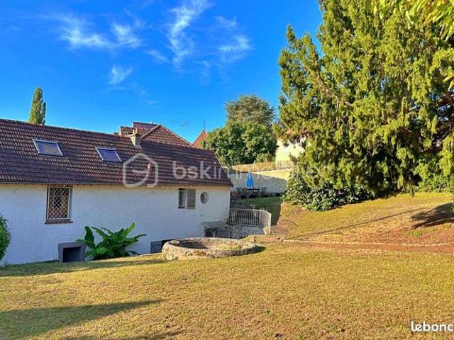 Maison 8 pièces 215 m²