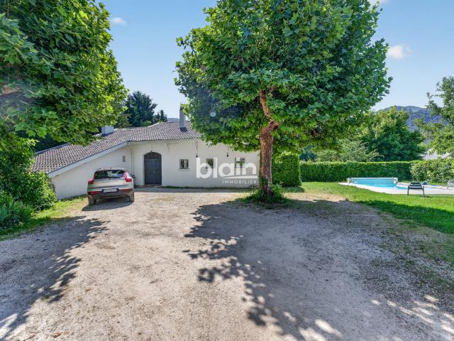 Maison 8 pièces 215 m²