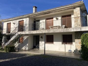 Maison 8 pièces 215 m²