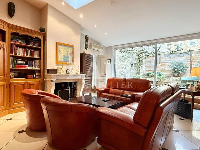 Maison 8 pièces 215 m²