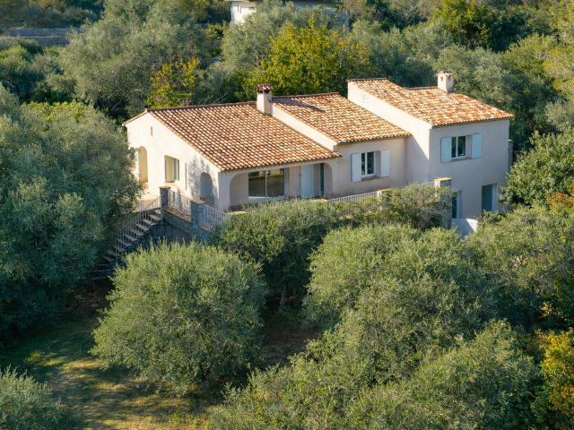 Maison 8 pièces 215 m²