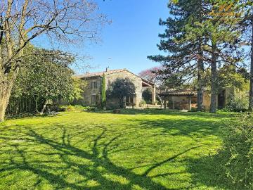Maison 8 pièces 215 m²