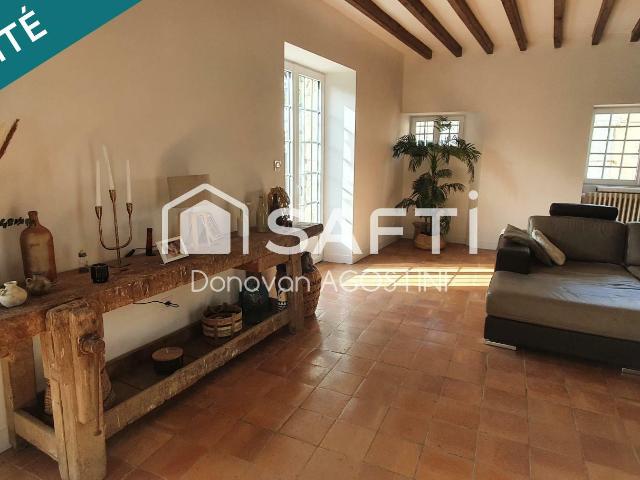 Maison 8 pièces 215 m²
