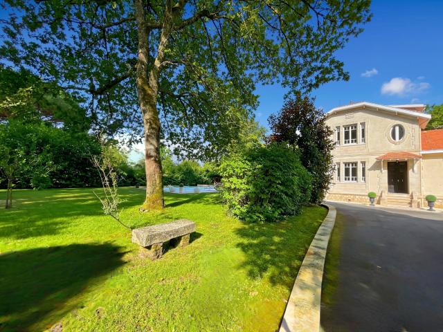 Maison 8 pièces 215 m²