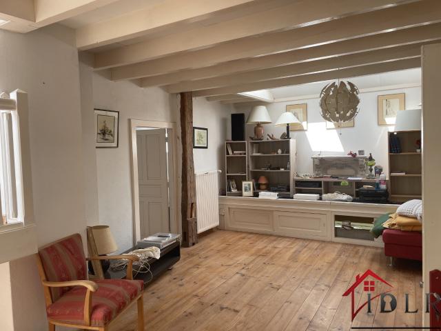 Maison 8 pièces 216 m²