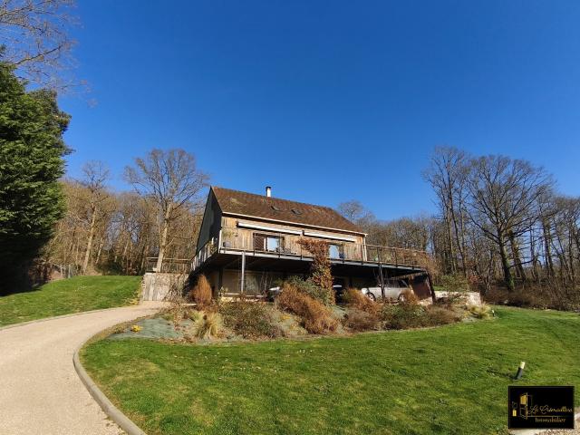 Maison 8 pièces 216 m²