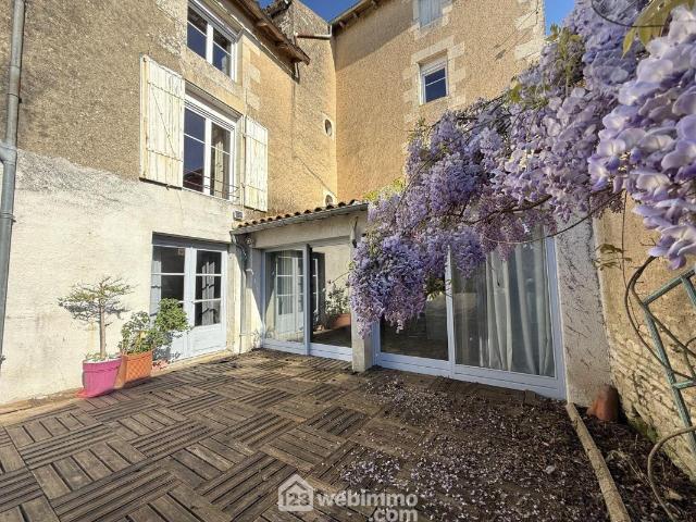 Maison 8 pièces 216 m²