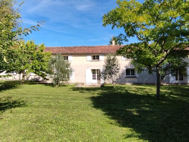 Maison 8 pièces 216 m²