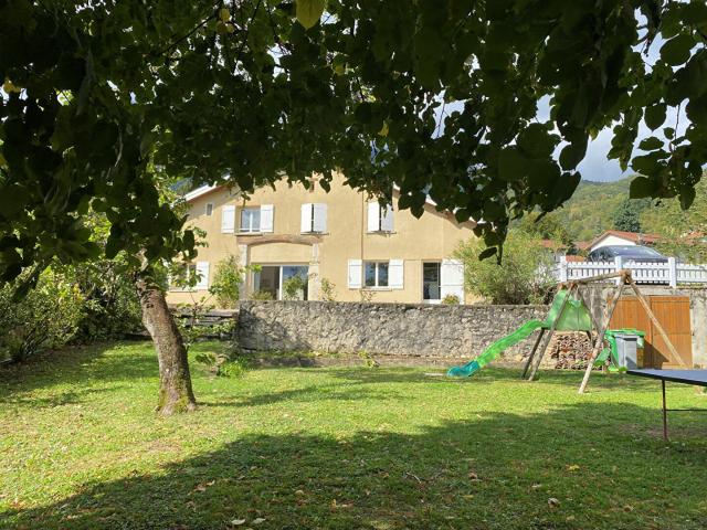 Maison 8 pièces 216 m²