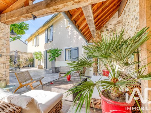 Maison 8 pièces 216 m²