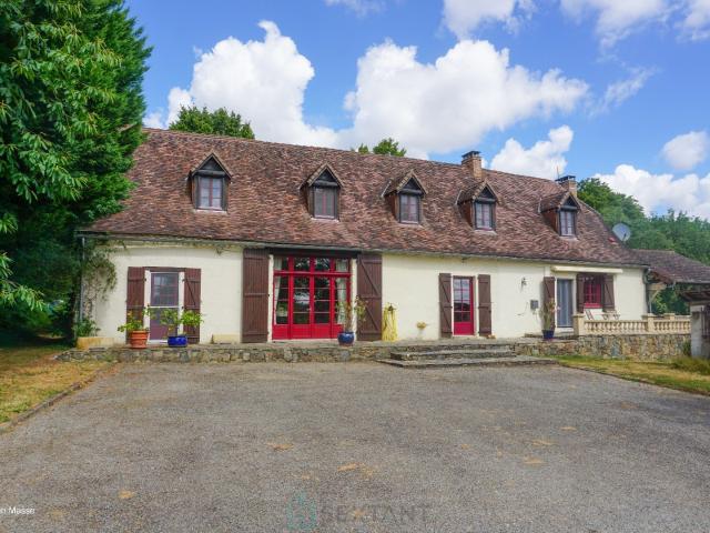 Maison 8 pièces 216 m²