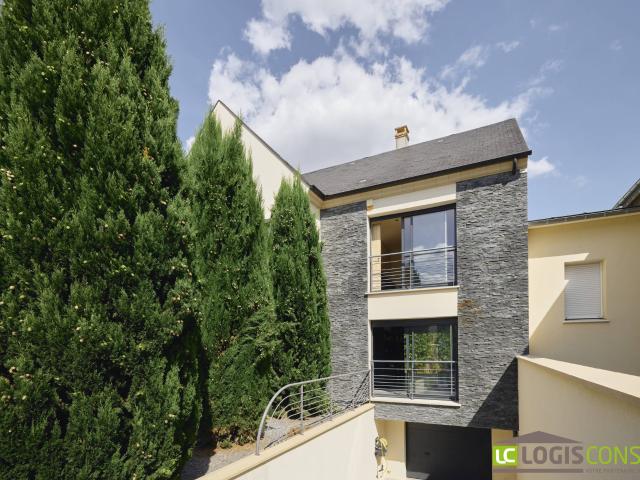 Maison 8 pièces 216 m²