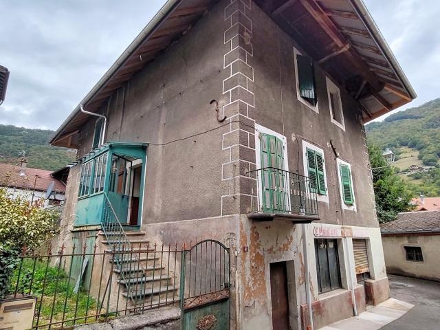 Maison 8 pièces 216 m²