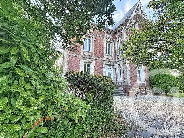 Maison 8 pièces 216 m²