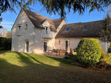 Maison 8 pièces 216 m²