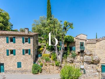 Maison 8 pièces 217 m²