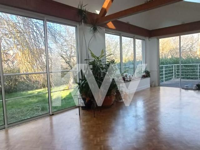 Maison 8 pièces 217 m²