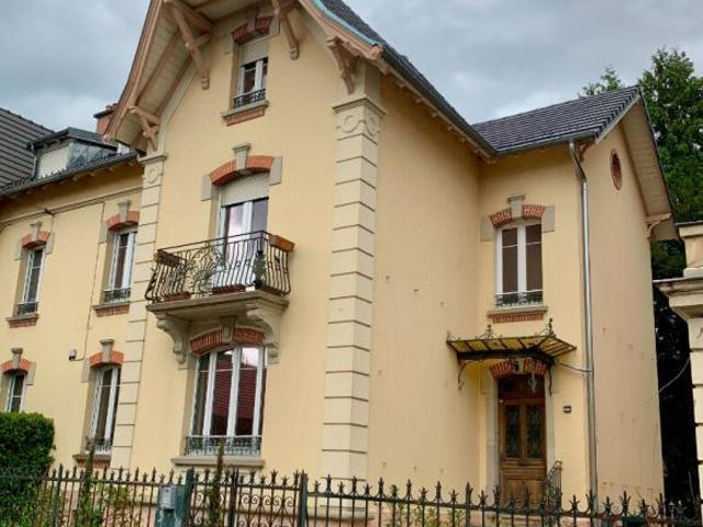Maison 8 pièces 217 m²