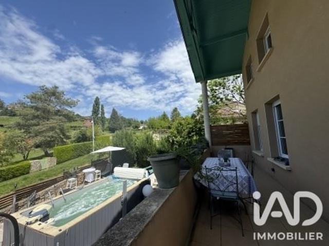 Maison 8 pièces 217 m²