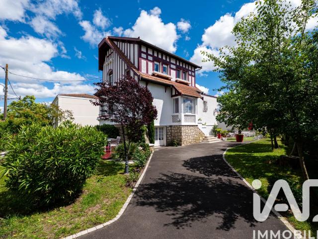 Maison 8 pièces 217 m²