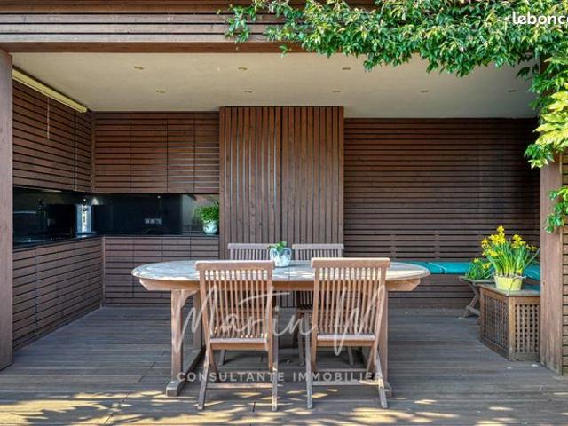 Maison 8 pièces 217 m²