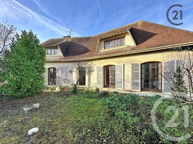 Maison 8 pièces 217 m²