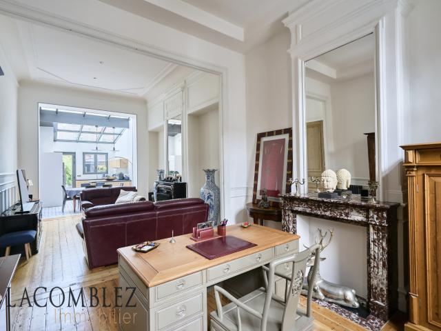 Maison 8 pièces 217 m²