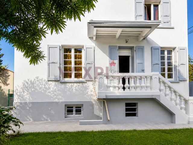 Maison 8 pièces 217 m²