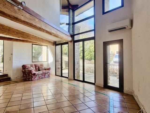 Maison 8 pièces 218 m²