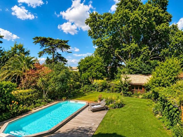Maison 8 pièces 216 m²