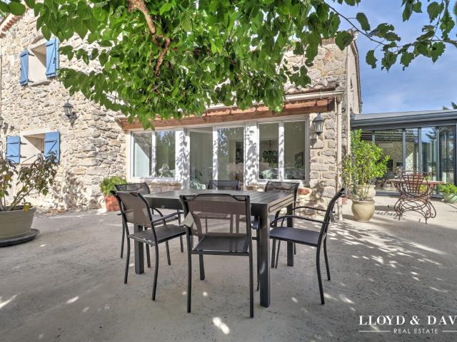Maison 8 pièces 218 m²