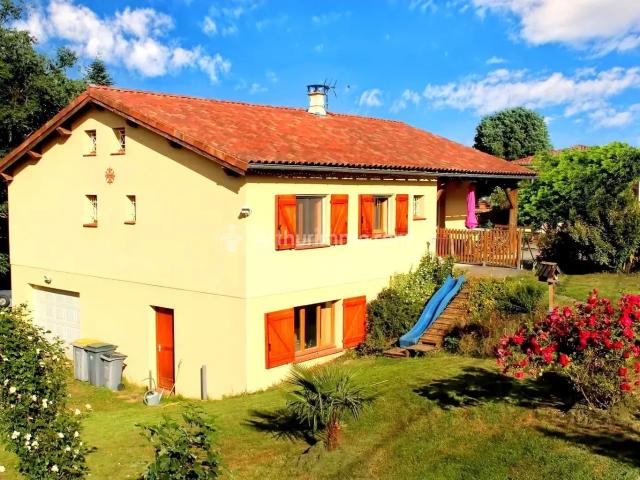 Maison 8 pièces 218 m²